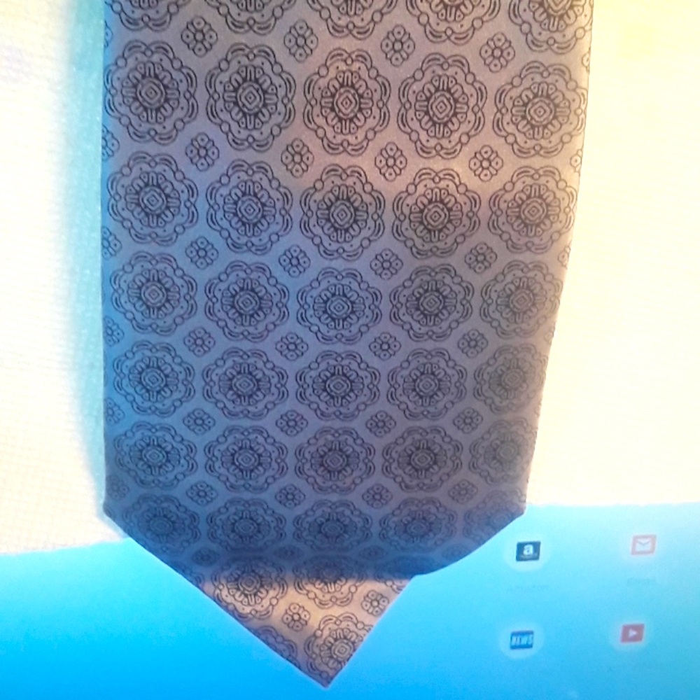 DONALD TRUMP SIGNATURE COLLECTION MEN'S TIE